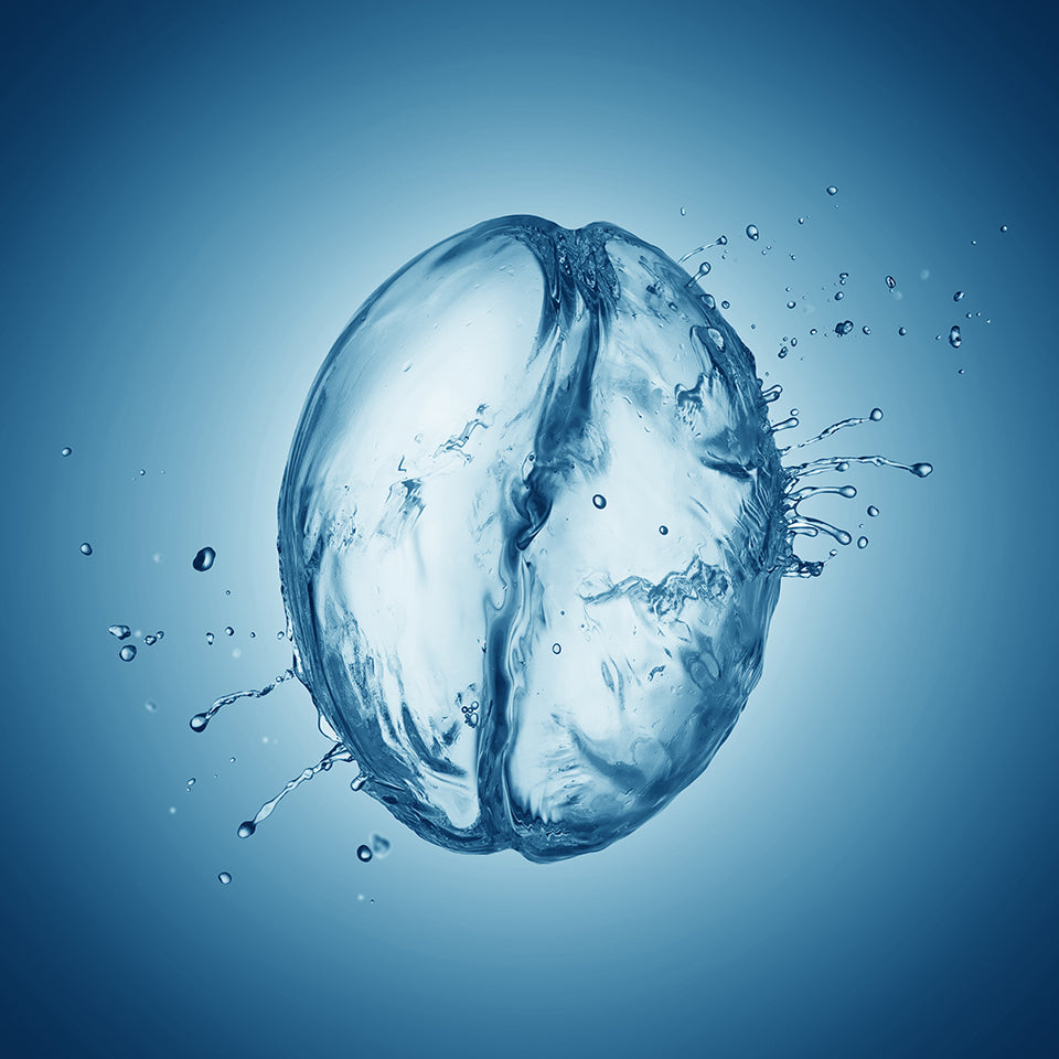 Grafik: Kaffeebohne aus Wasser mit blauem Hintergrund