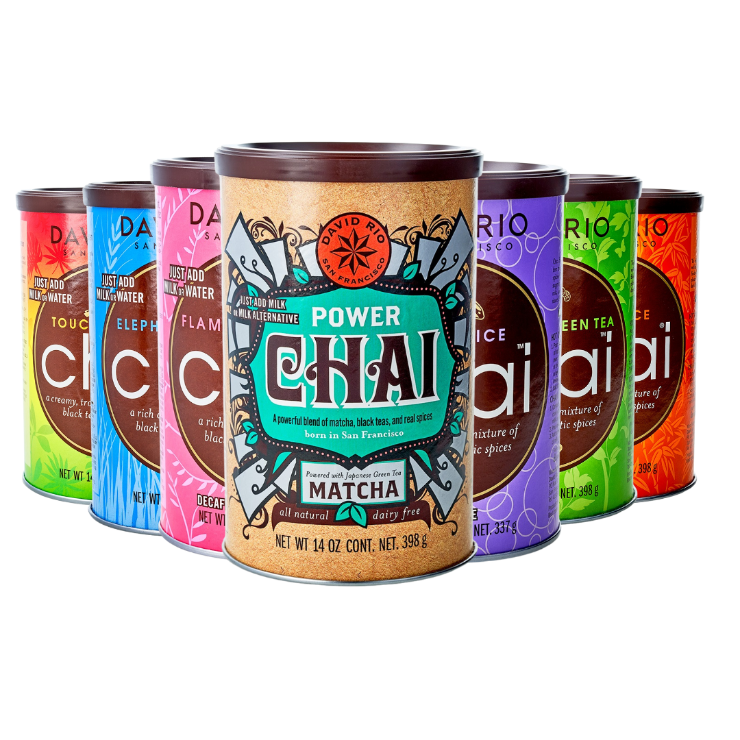 Packshot David Rio Chai Dosen mit allen Sorten: Elephant Vanilla, Flamingo Vanilla, Power Chai Matcha, Tortoise Green Tea, Orca Spice und Tiger Spice