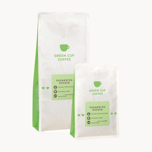 Packshot Kaffee Nagambika Estate Green Cup Coffee 1kg und 250g Packungen