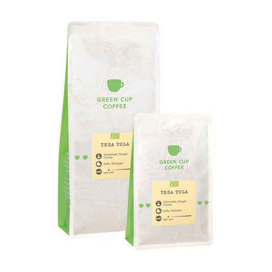 Packshot Kaffee Tega Tula Green Cup Coffee 1kg und 250g Packungen